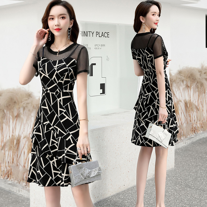 Small subwoman summer dress 2022 new Korean version of the long web yarn splicing snow-spun one-piece dress woman 