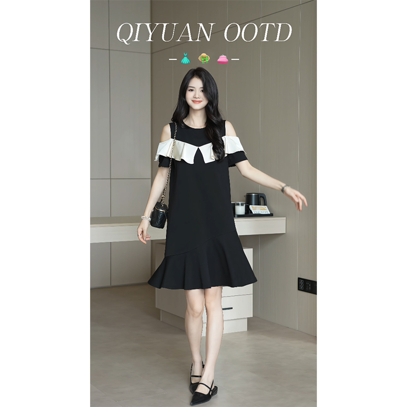 Qiyuanjia Plus-Size Women's French Off-Shoulder Color-Block Fishtail Dress 2026 Summer Style Loose and Elegant Mid-Length Dress Qiyuanjia Plus-Size Women's French Off-Shoulder Color-Block Fishtail Dress 2026 Summer Style Loose and Elegant Mid-Length Dress