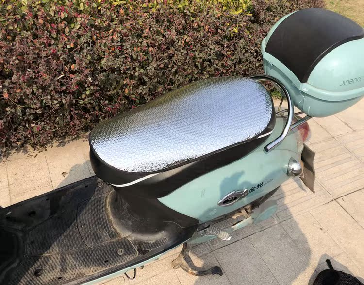 Ghế xe máy đệm chống nắng mat xe điện đệm miếng chống nắng không thấm nước bốn mùa phổ phản chiếu cách nhiệt đệm ghế - Đệm xe máy bao yên xe máy