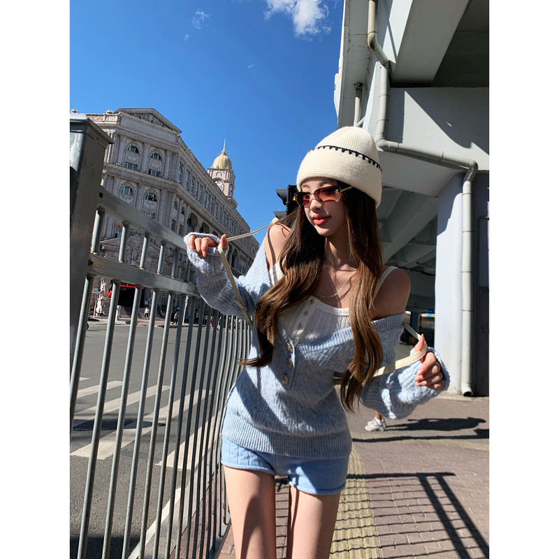 Thas9I Nine Hundred Million Baby Blue Reversible Polka Dot Slightly Loose Cable Knit Sweater & Stretch Shorts Set