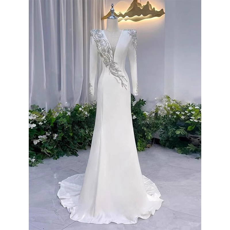 High-End Elegant Evening Gown for Female Host of Annual Meeting, Suitable for Art Exams, Ethnic Vocal Performances, and Conductor Costumes, in White High-End Elegant Evening Gown for Female Host of Annual Meeting, Suitable for Art Exams, Ethnic Vocal Performances, and Conductor Costumes, in White