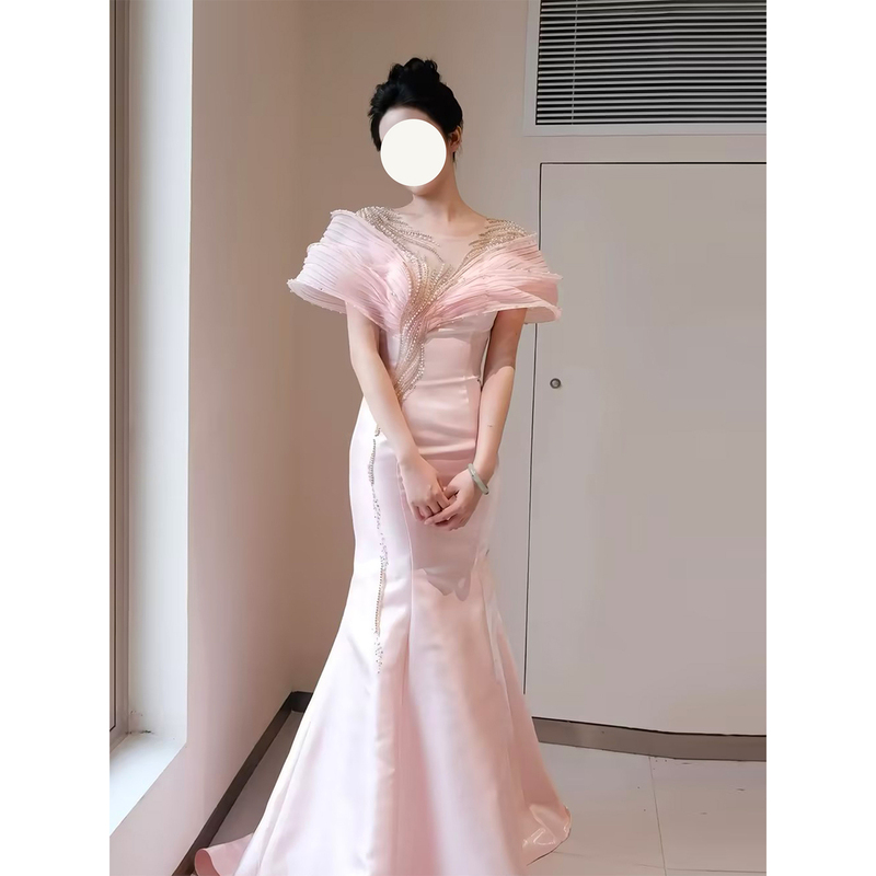 High-End Vocal Performance Dress for Exams, 2026 New Model, Elegant Slim-Fit Solo Performance Costume for Guzheng Playing and Hosting High-End Vocal Performance Dress for Exams, 2026 New Model, Elegant Slim-Fit Solo Performance Costume for Guzheng Playing and Hosting