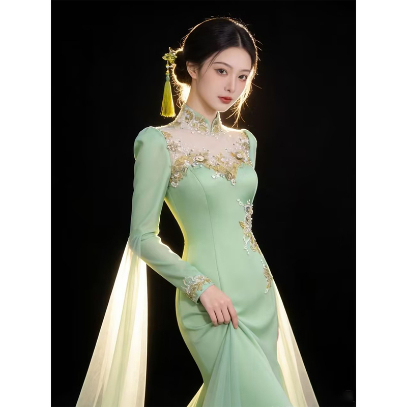 Green Heavy-Duty Evening Gown for Hostess, Elegant and Dignified Long-Sleeve Solo Performance Dress for Art Exam Graduation Stage, Slimming Effect Green Heavy-Duty Evening Gown for Hostess, Elegant and Dignified Long-Sleeve Solo Performance Dress for Art Exam Graduation Stage, Slimming Effect