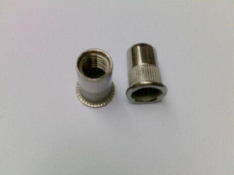 Stainless steel riveting nut flat column M3M4M6M8M10M12 has a fitting pneumatic pull hat gun