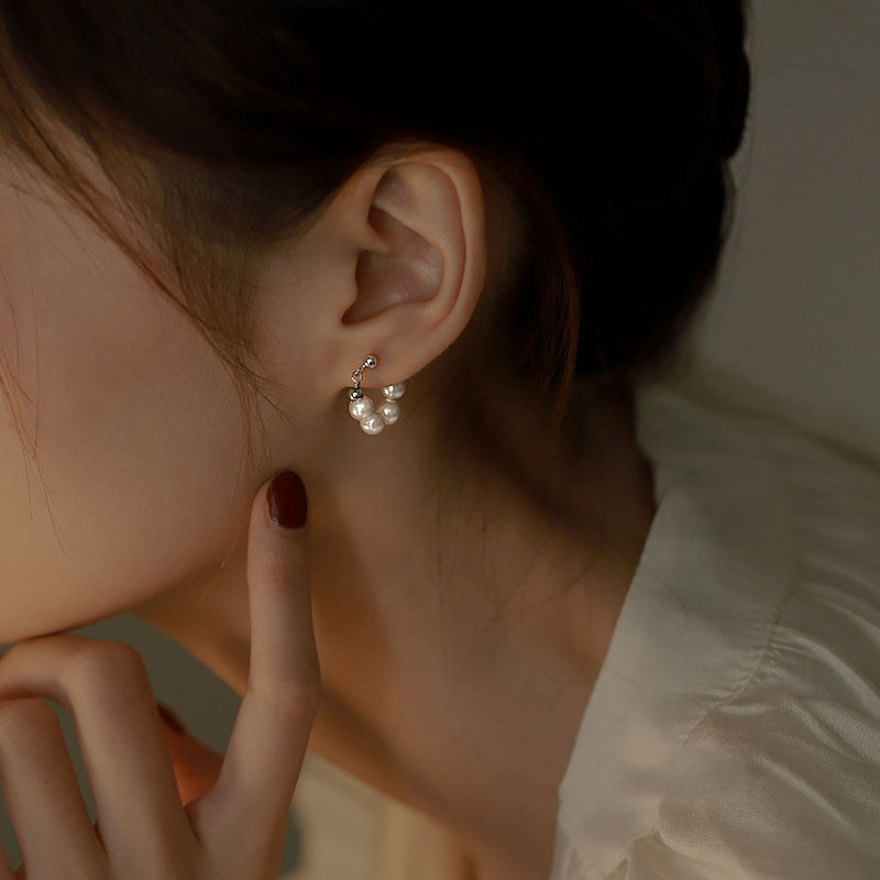 Korean pearl earrings 2022 new style temperament high-end light luxury sterling silver French earrings autumn and winter design trendy