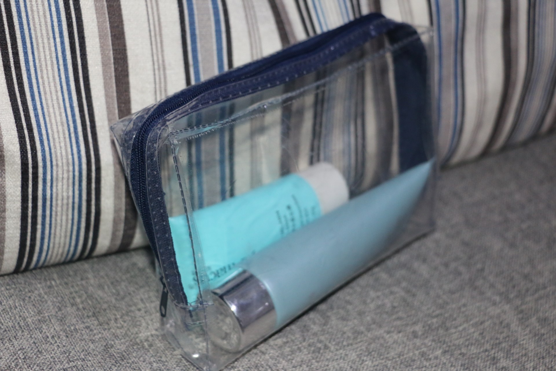 Factory direct pvc transparent toiletry packaging bag custom hotel hotel promotional toiletry bag custom logo