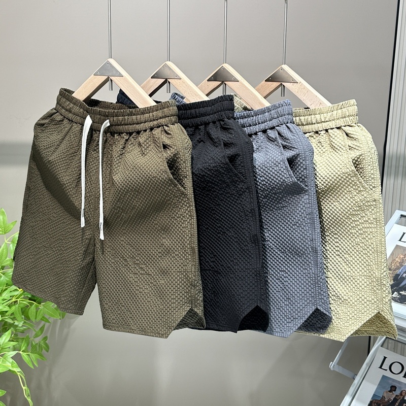 Summer Shorts for Men, Unisex Style, Bubble Gauze, Versatile Casual Shorts, Fashionable and Trendy, Loose Beach Shorts, Men's Five-Point Shorts