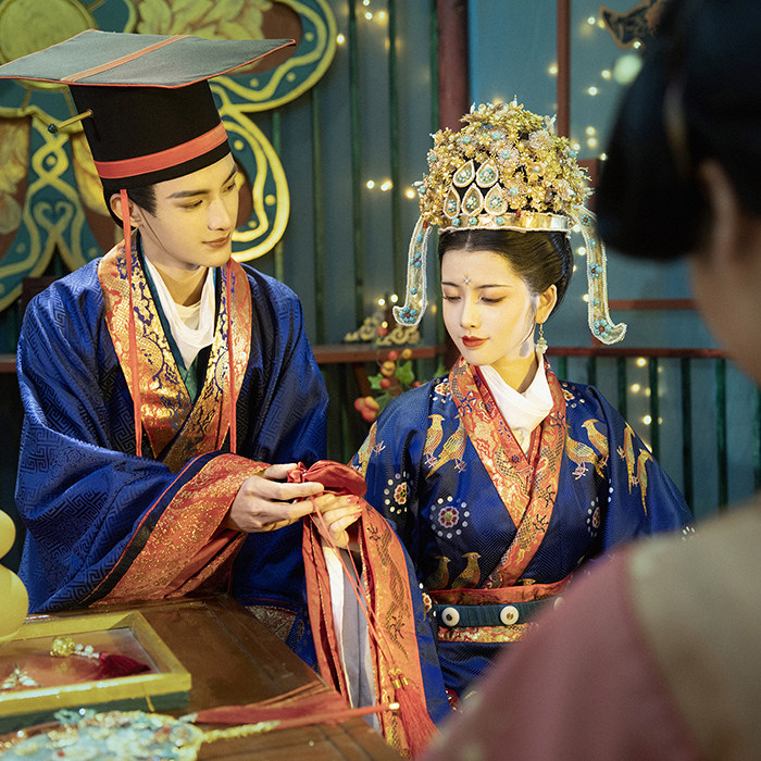 Free one-to-one luxury personalized wedding photo package after discount of 15,888 yuan (two-camera shooting)