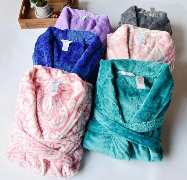 Mùa thu và mùa đông mới của phụ nữ áo choàng flannel áo choàng ba chiều chạm khắc ấm áp nam và nữ cặp vợ chồng dịch vụ nhà dài mềm áo tắm nam nữ