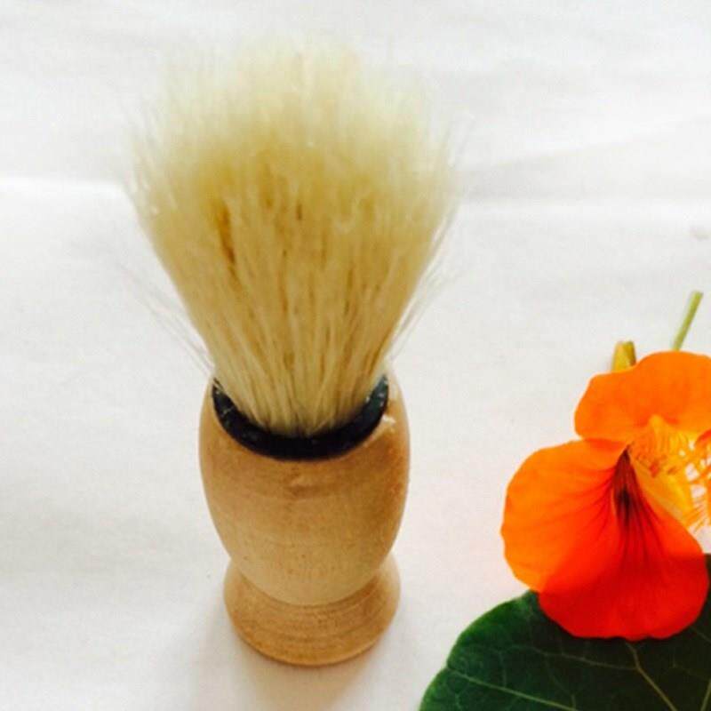 Shan brush and sweep the hair and sweep the hair and clean the beard