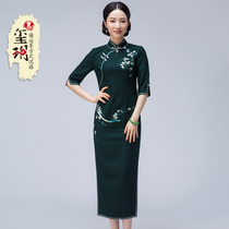 Xi Yueyu-winter qipao 2022 new retro embroidery 70% sleeves wool in the middle of an improved Chinese style dress