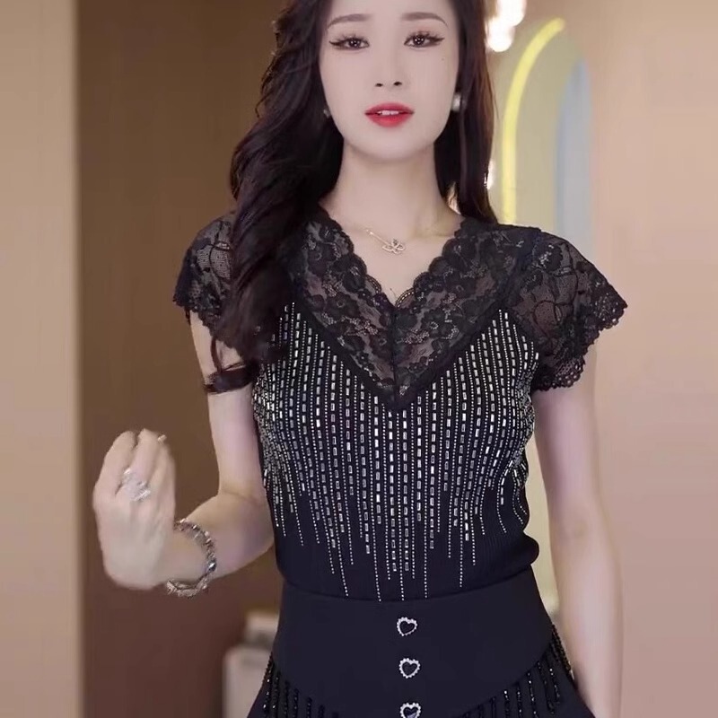 European-Style Sexy Lace Patchwork Rhinestone Camisole for Women, Can Be Worn as an Inner Layer or Outerwear, Short-Sleeved Top, Stylish and Age-Reducing Blouse
