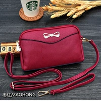 Темно-бордовый