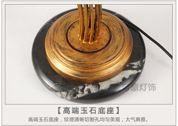 118CF14_13.jpg