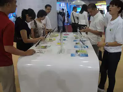 Mobile phone anti-theft display stand Backgammon anti-theft alarm one drag 46 ten Gionee Samsung Android smart