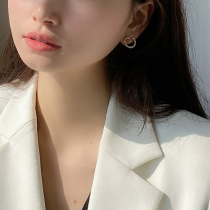 No ear hole small ear clip female simple round stud earrings Korean temperament sweet mosquito plate pearl earrings earrings