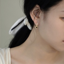 Pain-free mosquito coil pan ear clip with no earrings for women earrings temperament retro black square drill small high-grade ear accessories