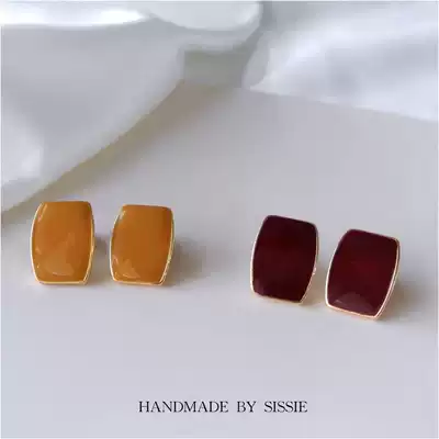 Painless ear hole female ~ temperament advanced French mosquito coil ear clip red retro harbor wind ear clip earrings ear needle