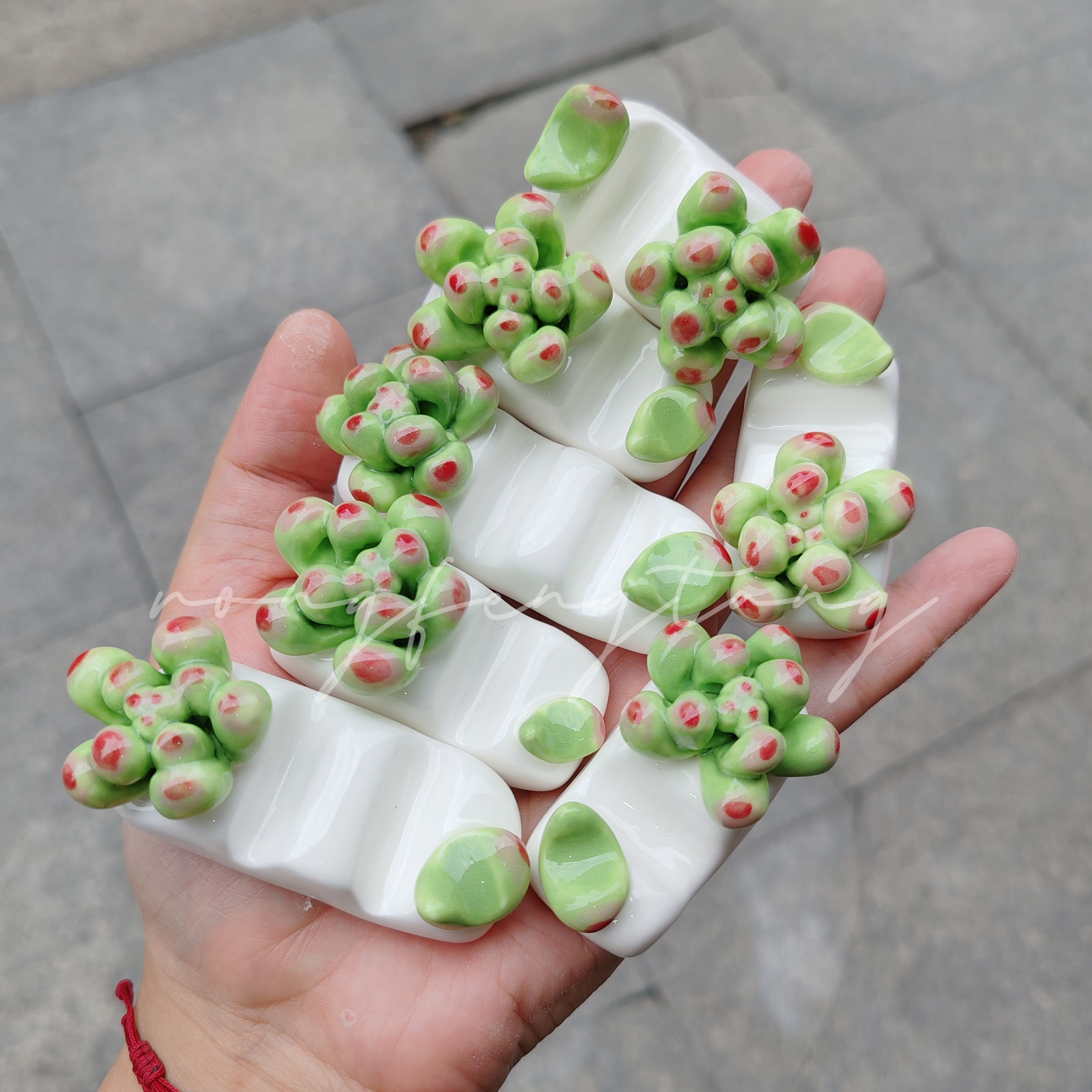 白瓷北极熊：水彩画家的艺术助手