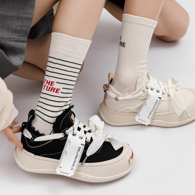 ຖົງຕີນທີ່ບໍ່ສູນເສຍ, heel letter striped mid-calf socks for women, Japanese and Korean style hip-hop socks breathable sports socks