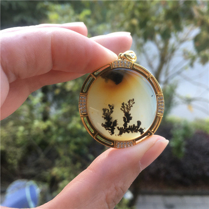 Natural jade yellow dragon jade A cargo water straw flower S925 silver inlaid pendant pendant pendant fashion male and female neck accessories Yupei