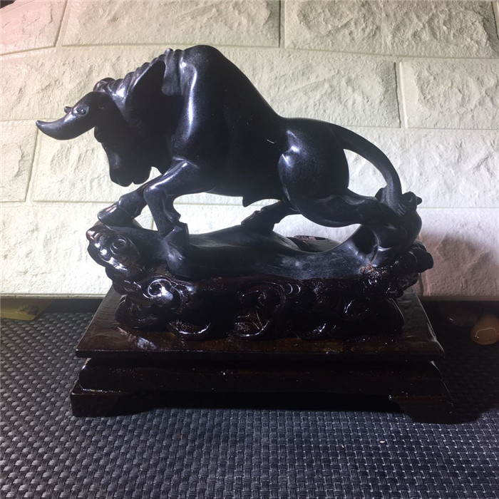 Natural jade A stock swing ox black cow gas flush with black wood sandalwood base atmosphere