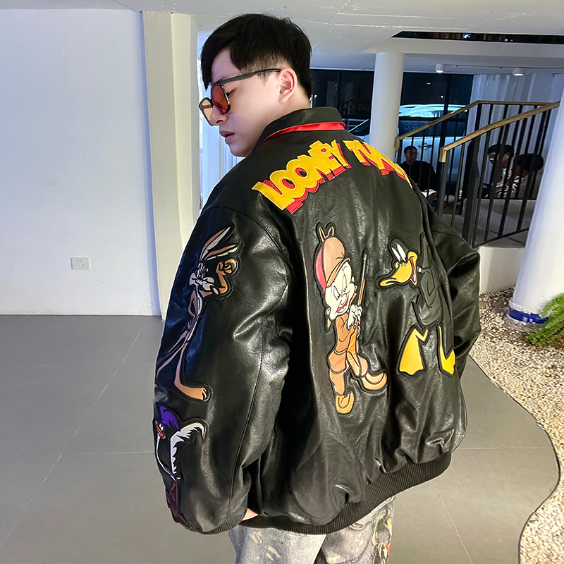 Bugs Bunny and the Hunter Cartoon Embroidered Leather Jacket for Men and Women, American Retro Loose Fit Couple's Motorcycle Jacket with Cotton Padding Bugs Bunny and the Hunter Cartoon Embroidered Leather Jacket for Men and Women, American Retro Loose Fit Couple's Motorcycle Jacket with Cotton Padding