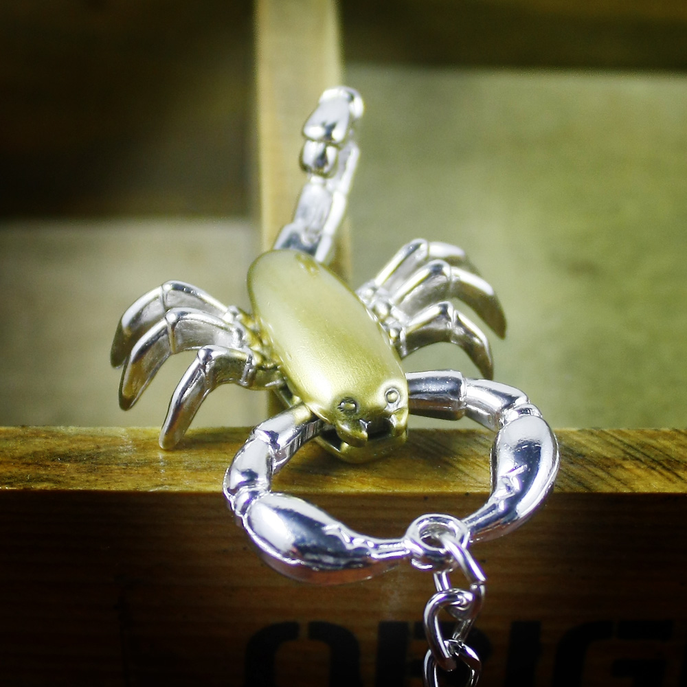 Metal scorpion model pendant creative funny spoof jewelry simulation cute insect small animal jewelry key chain