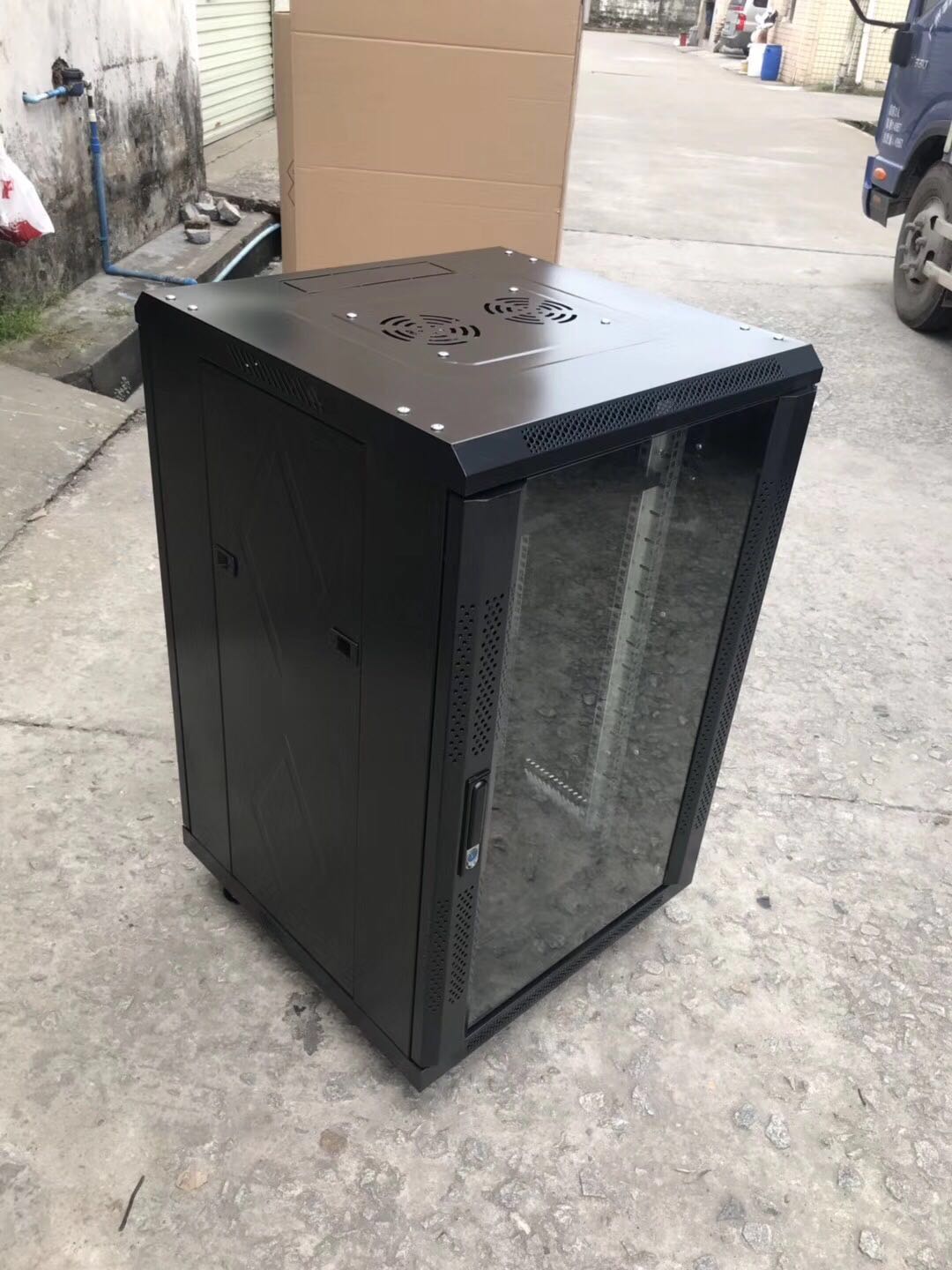 Customized luxury 22U network switch cabinet 1 2m computer room monitoring cabinet weak current box power amplifier cabinet