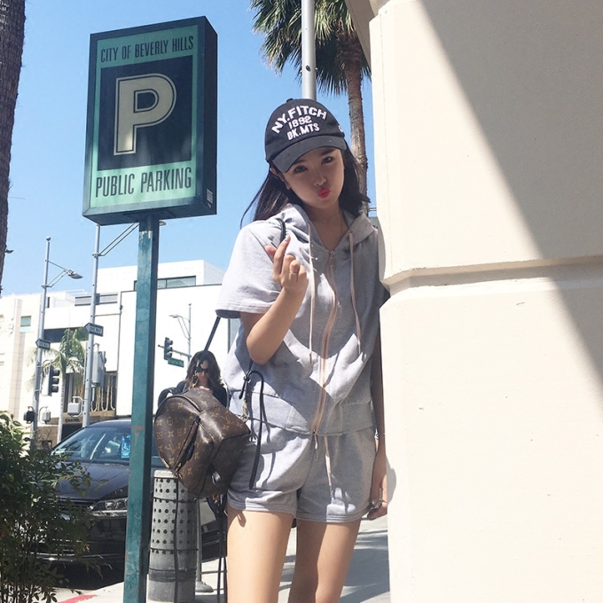 夏季健身操运动服装()