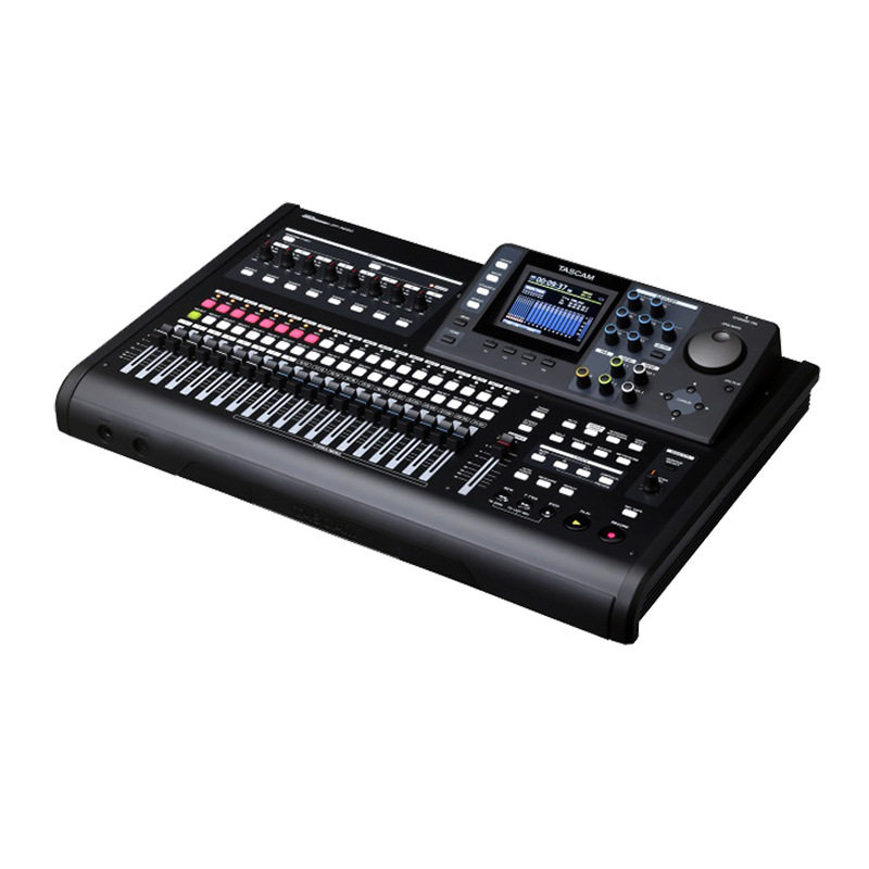 TASCAM DP-32SD 32トラック録音コンソール、マルチトラックレコーダー。ミキシングコンソール。