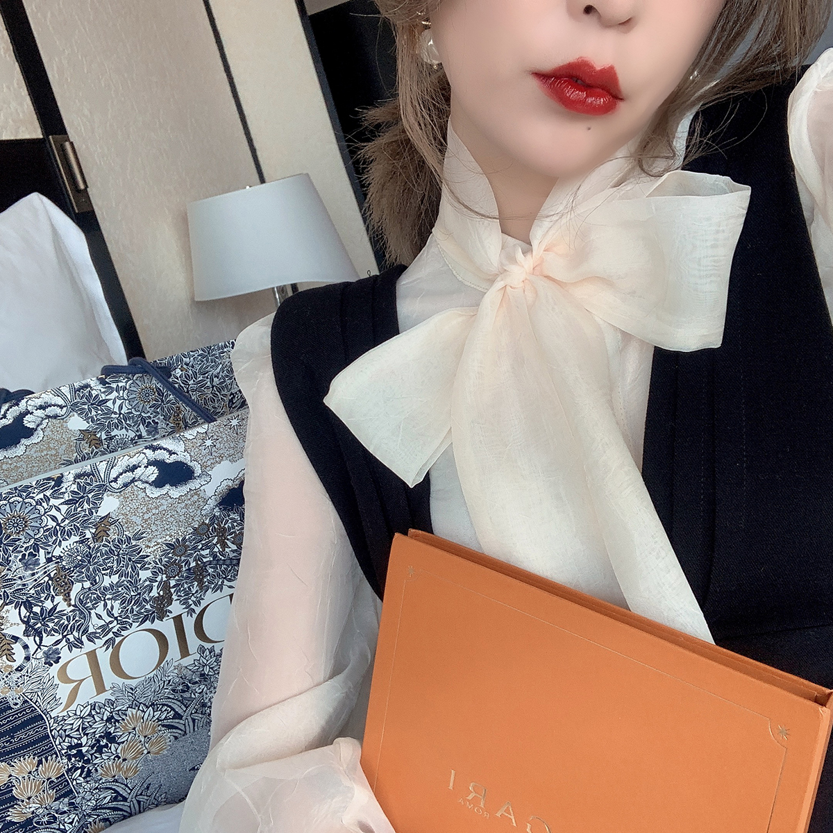 ByYou autumn and winter white foreign school organza shirt women's 2019 new design niche bow shirt