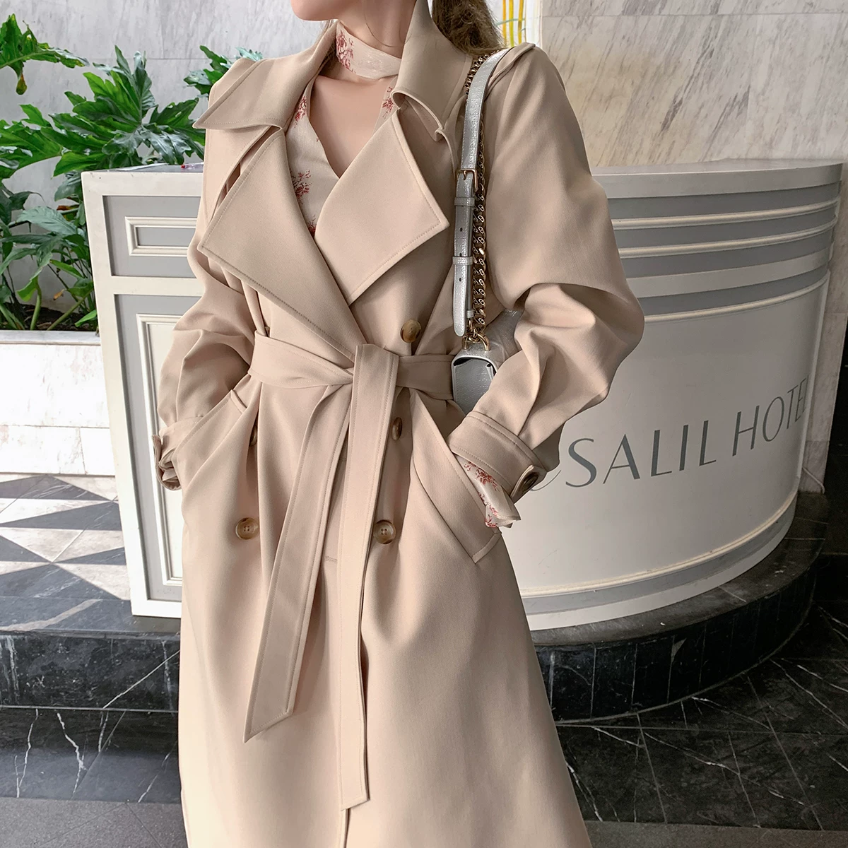 Элитное хаки весеннее trench coat, длинная подтяжка, куртка для отдыха, средней длины