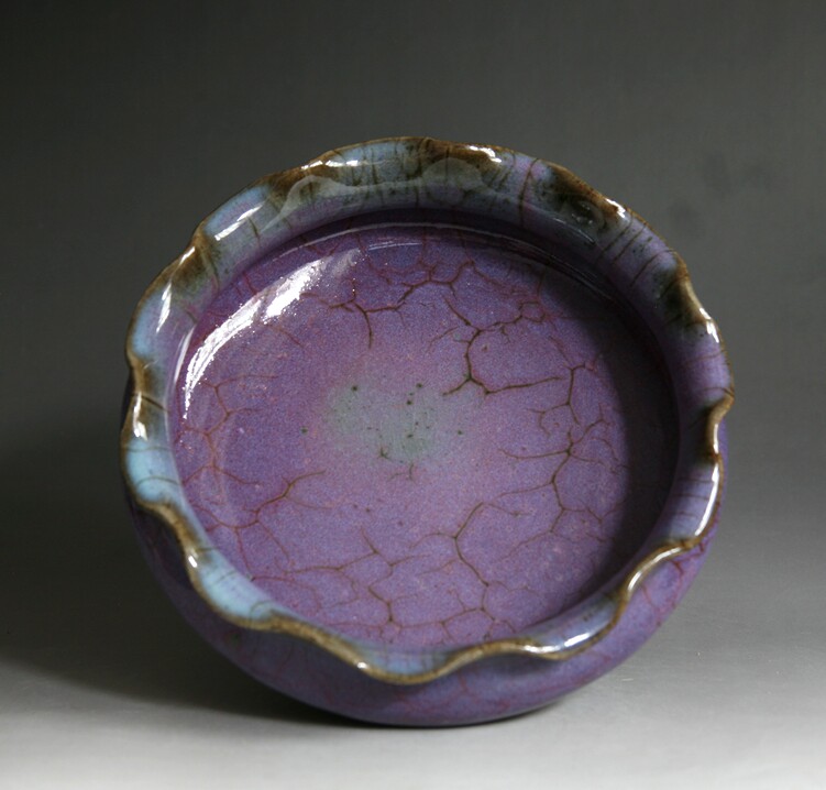 Old Jun porcelain hand-pulled embryo earthworm walking mud pattern Roland purple glaze cornucopia tea wash