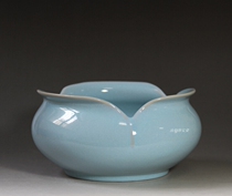 Meng Yusong Master Craftsman Lageru Porcelain Lily Wash