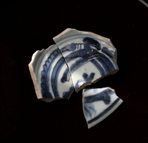 The lower shelf national master works kiln to turn black iron spotted Ru porcelain engraving vase Wang Zhenfang