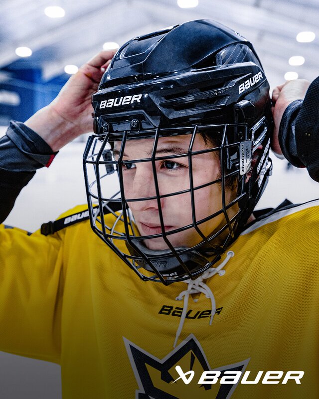 New Bauer Re-Akt 85 Ice Hockey Helmet, Does Not Pinch the Head, Can Be Adjusted All Around, Children's and Adult Helmets New Bauer Re-Akt 85 Ice Hockey Helmet, Does Not Pinch the Head, Can Be Adjusted All Around, Children's and Adult Helmets