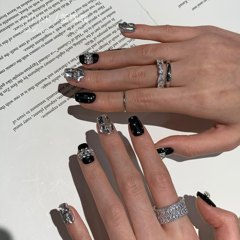 Black Short Press-On Nails for Students, High-End and Elegant, Brightening Effect, 2026 New Fake Nail Patches Black Short Press-On Nails for Students, High-End and Elegant, Brightening Effect, 2026 New Fake Nail Patches