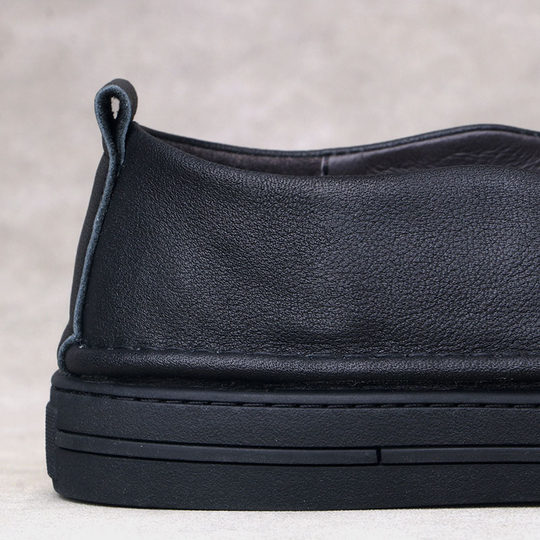 Neue lässige Herren-Lederschuhe für Frühling und Herbst, bequeme Slip-On-Fahrerschuhe, vielseitige trendige Schuhe, Leder-Sneakers, leichte Schuhe mit weicher Sohle