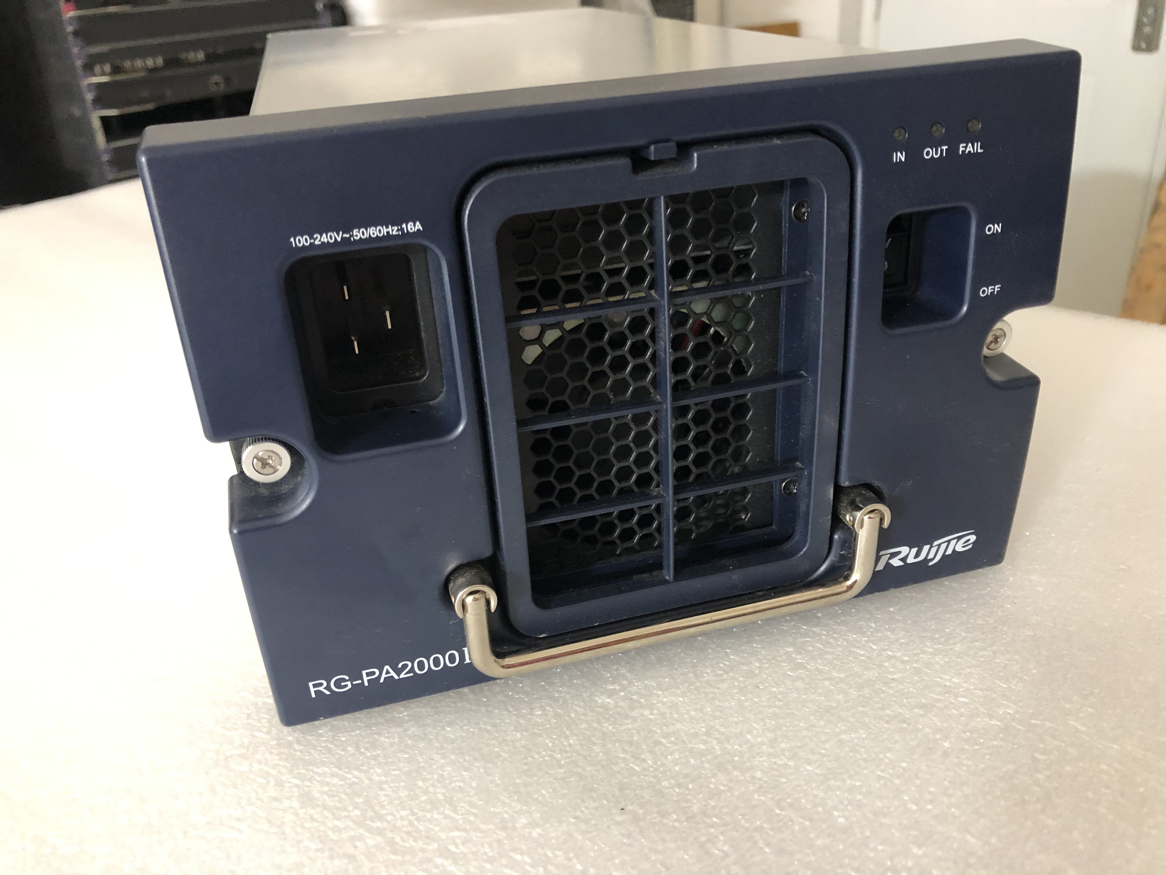 2000W power supply is used for RG-S12010 RG-PA2000I