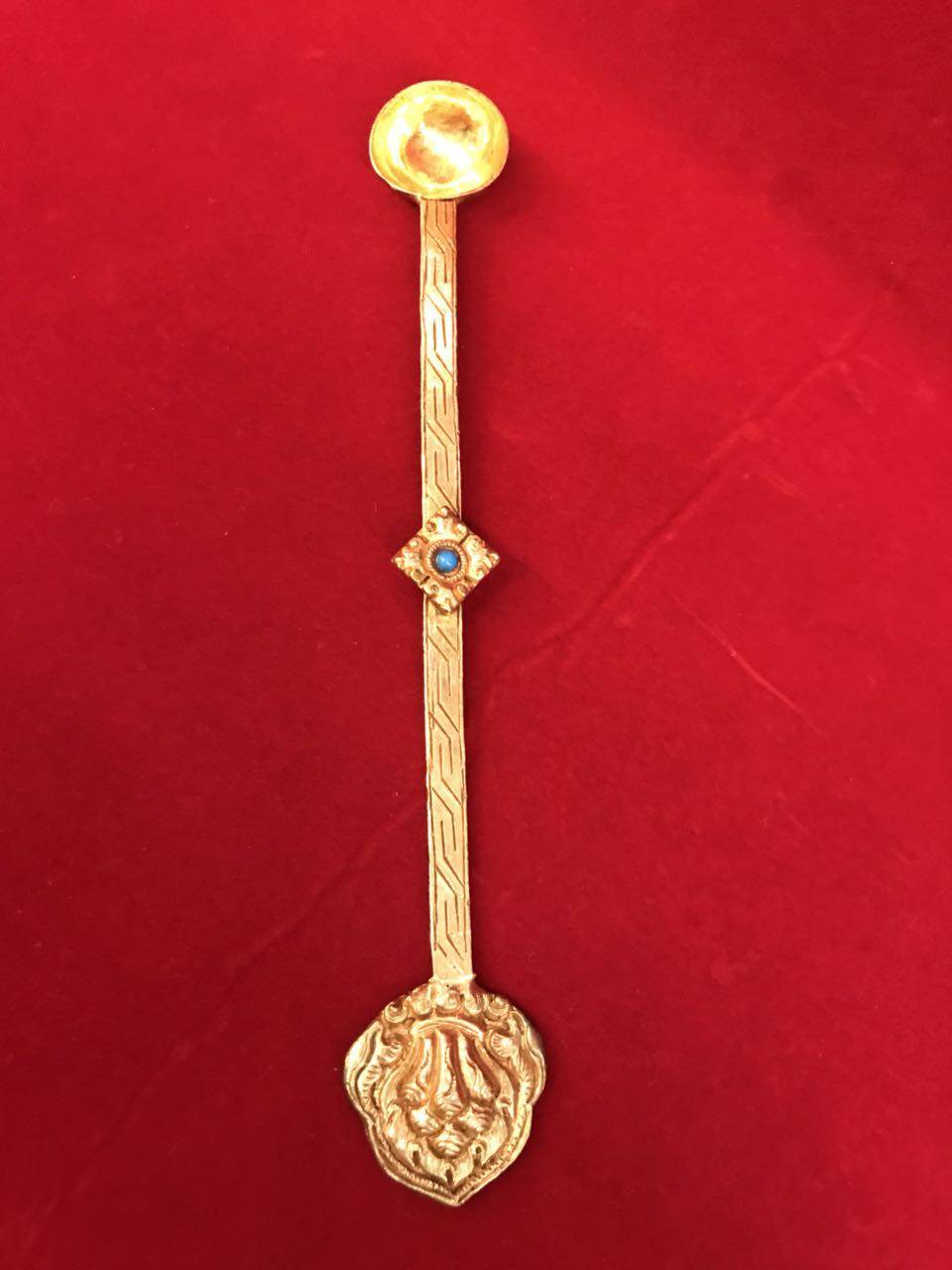 (Wisdom and Compassionate Buddha Fate) Tantric will offer the instrument, copper gilt inlaid gemstone nectar spoon, diamond spoon, medicine spoon