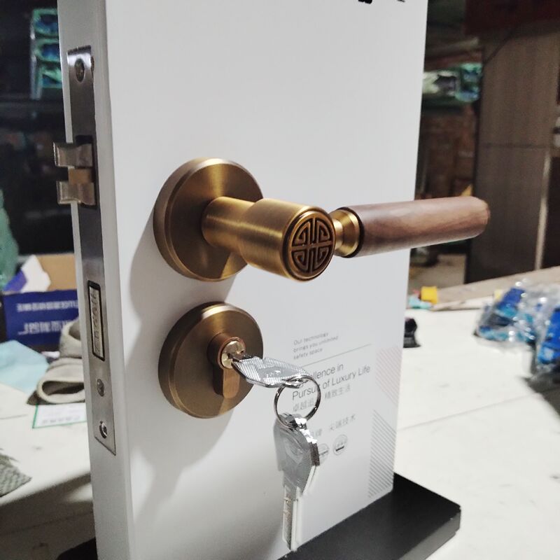 New Chinese-Style Retro Door Lock, Silent Bedroom Door Lock, Walnut Wood Door Lock, Indoor Magnetic Door Handle