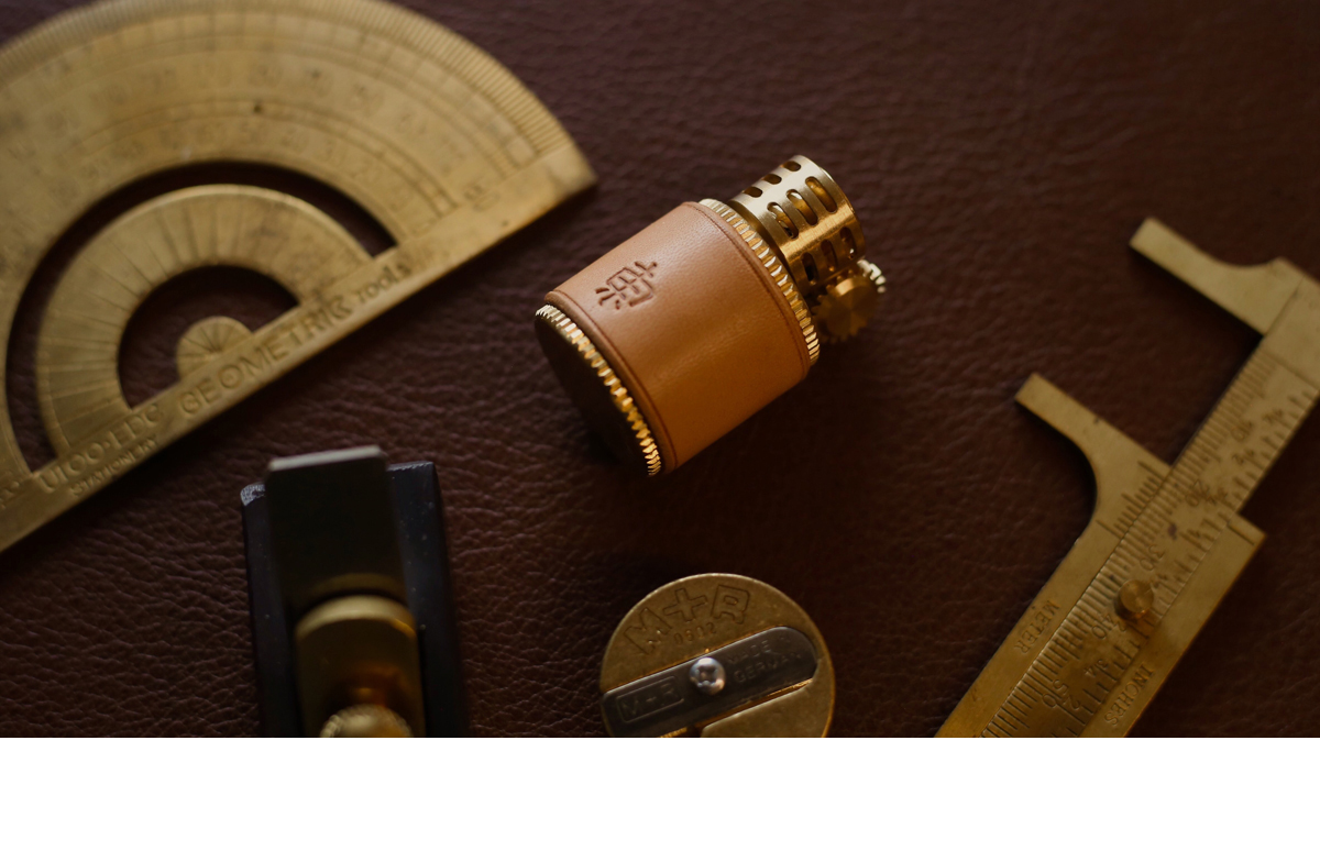 Erdong and Bai｜Cute little chubby pier suitable for gift-giving｜Pure copper Zorro lighter｜Handmade leather goods