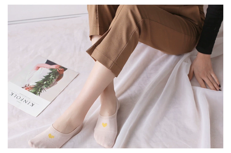 Vớ nữ vớ vô hình vớ vàng tình yêu vớ cotton Nhật Bản Silicone silicone chống trượt chống trượt nông thấp mùa xuân và mùa hè - Vớ bông