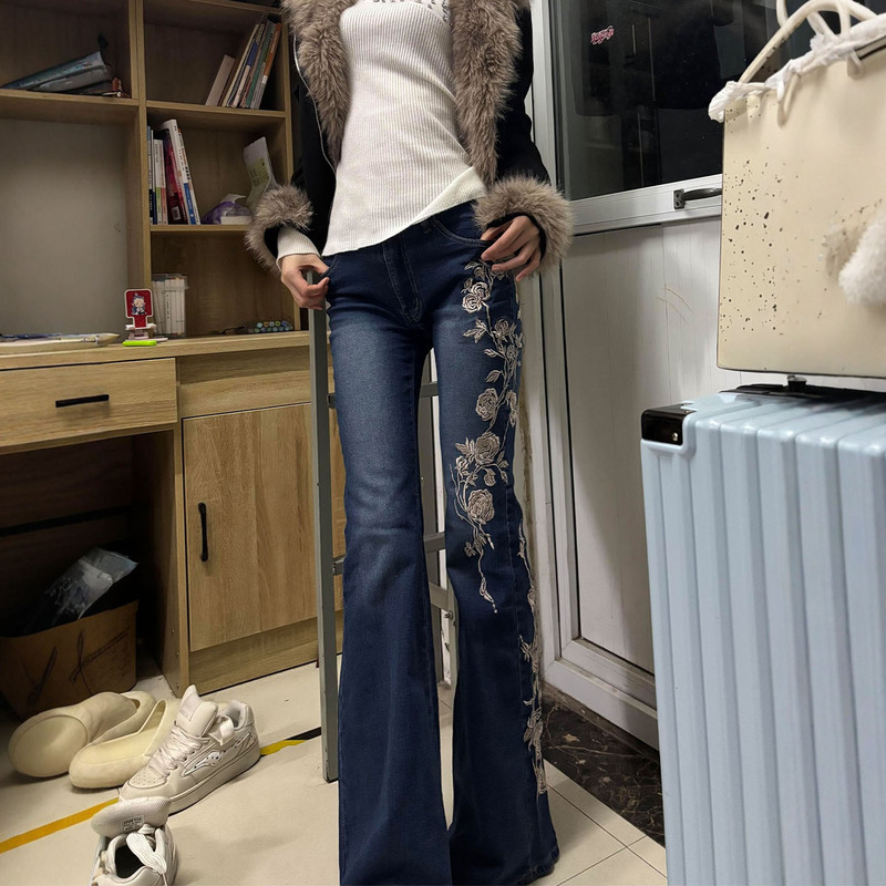 American Retro Rose Embroidered Flared Jeans for Women 2026 Plus Size Spring and Autumn Slim Fit Hot Girl Bell-Bottom Pants
