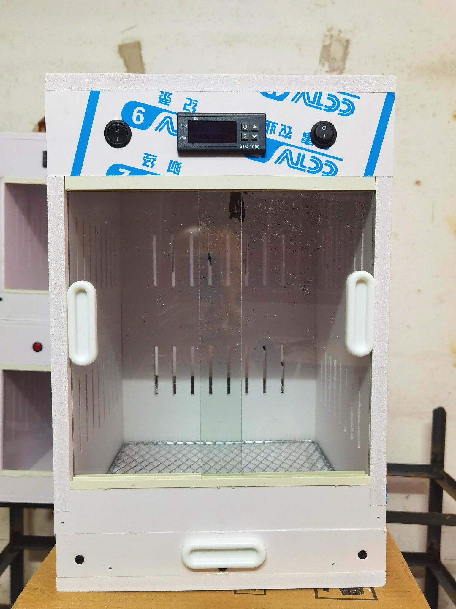 Parrot incubator constant temperature chick brooding incubator breeding box breeding box pet box PVC breeding box