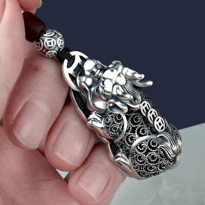 Men's and Women's Personalized Creative High-End Keychain, Silver Car Pendant, 999 Pure Silver Pixiu Car Keychain Ornament