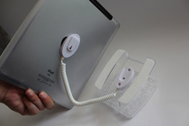 Tablet base suitable for Xiaomi Honor Huawei IPAD universal anti-theft display bracket U-shaped seat pull chain