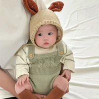 Цельная майка светло-зеленого цвета