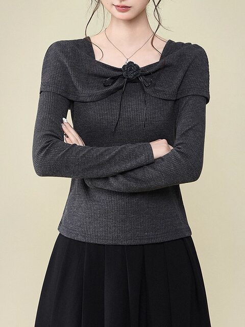 Twisted Three-Dimensional Floral Design Square-Neck Long-Sleeve Knit Sweater for Women, New Winter Style, High-End Gray Slim-Fit Top